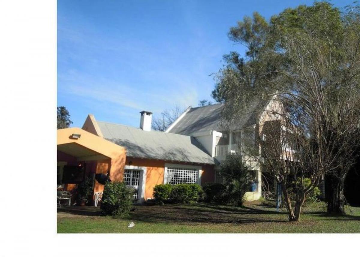 4 chambres Maison à Malvinas Argentinas, Argentina No. 7157