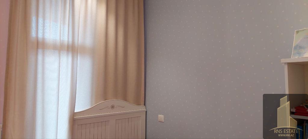 4 bedrooms Apartment in Yasamal, Azerbaijan No. 2138