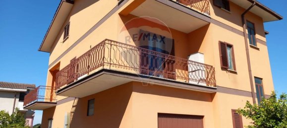 2 bedrooms Apartment in Rome, Italy No. 270477 2