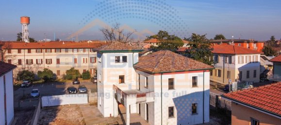 Villa de 8 divisões em Pozzo d'Adda, Italy N.º 142737 37