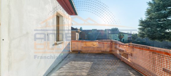 Villa de 8 divisões em Pozzo d'Adda, Italy N.º 142737 28