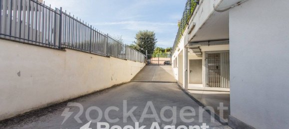 30m² Garage in Rome, Italy No. 264235 17
