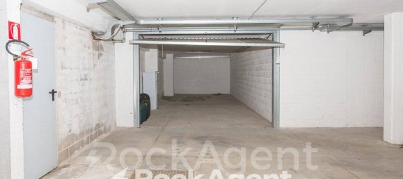 30m² Garage in Rome, Italy No. 264235 13
