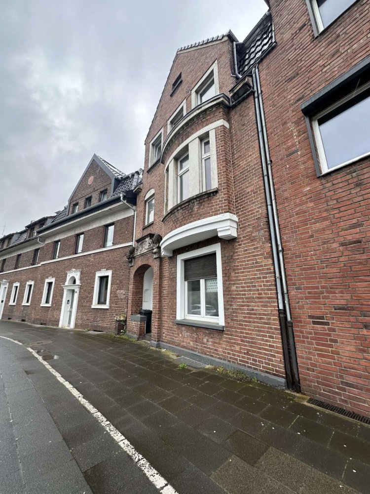 Casa de 6 habitaciónes en Neuss, Germany No. 110093