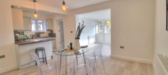 4 chambres Maison à Woking, United Kingdom No. 10602 27