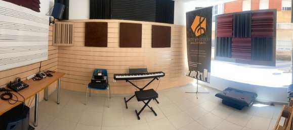 134m² Commercial property in Huelva, Spain No. 149704 20