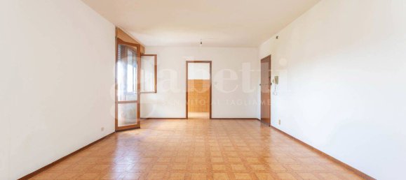 2 Schlafzimmer Wohnung in Pordenone, Italy, Nr. 280770 10