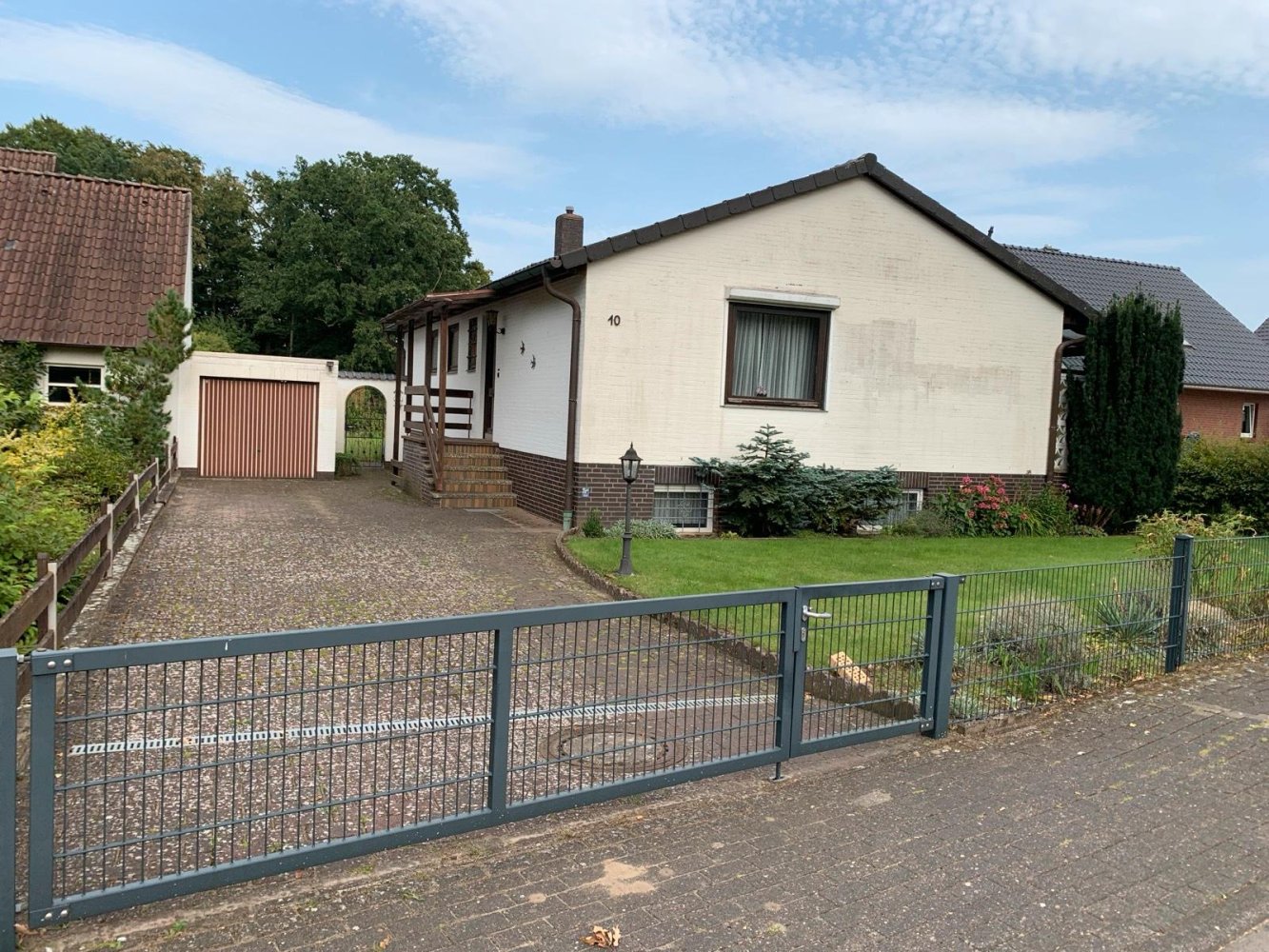 3 bedrooms Bungalow in Nienburg, Germany No. 335647