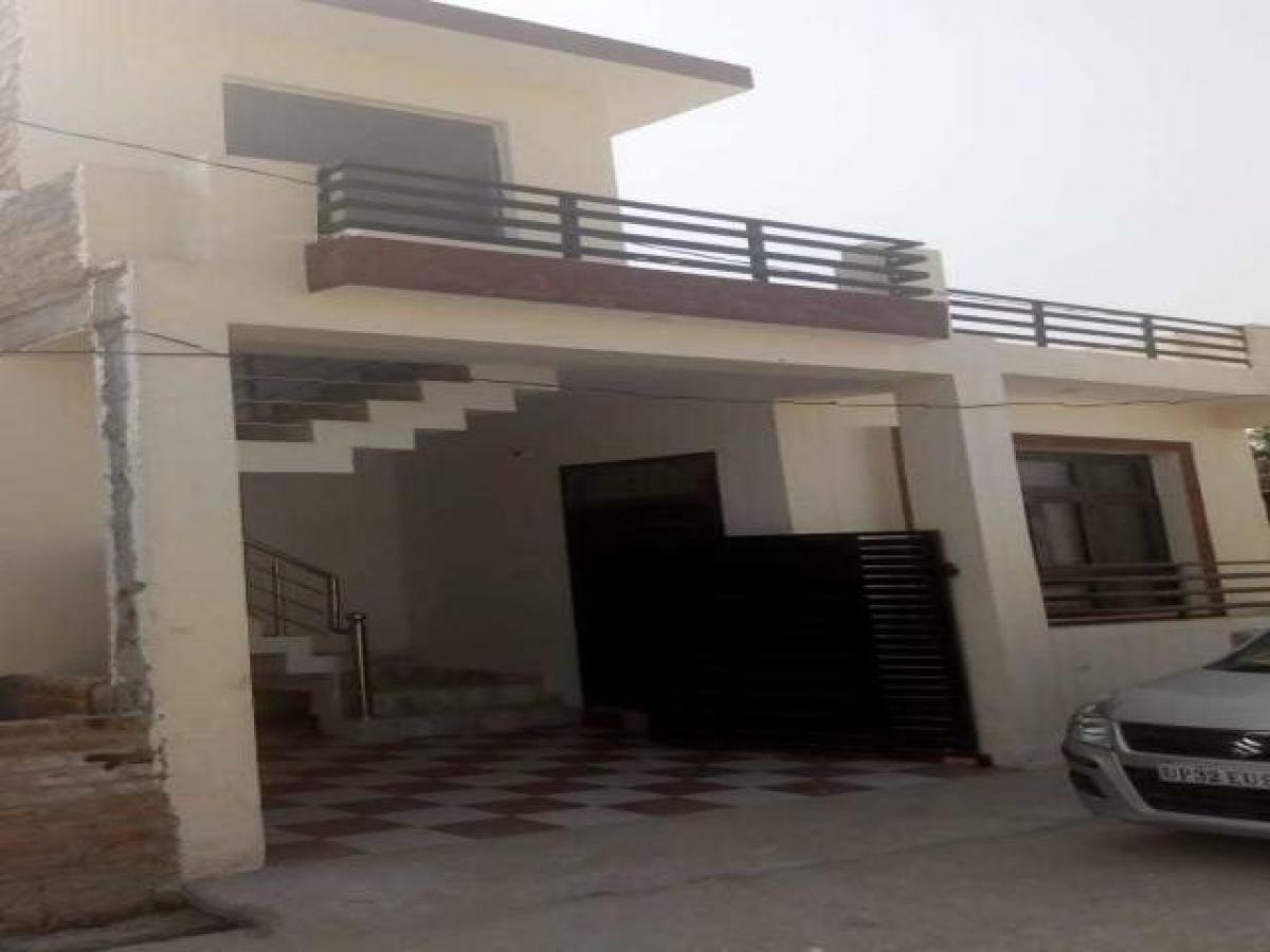 2 bedrooms House in Lucknow, India No. 3417