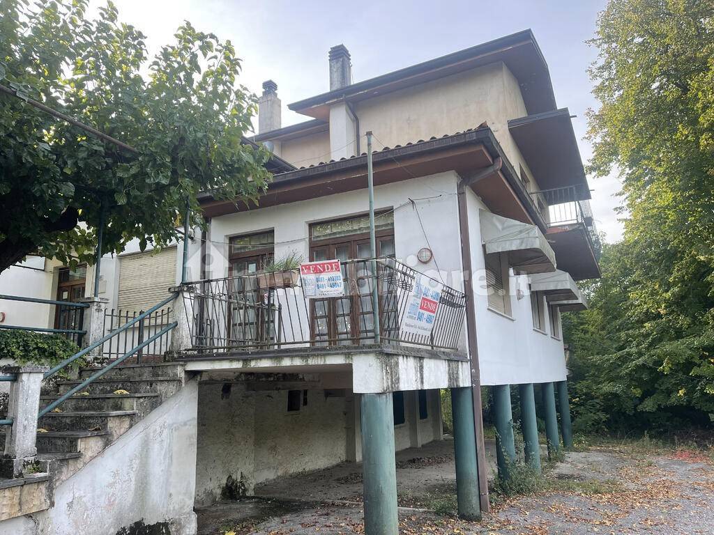 Propiedad comercial de 1 habitación en Gorizia, Italy No. 126272