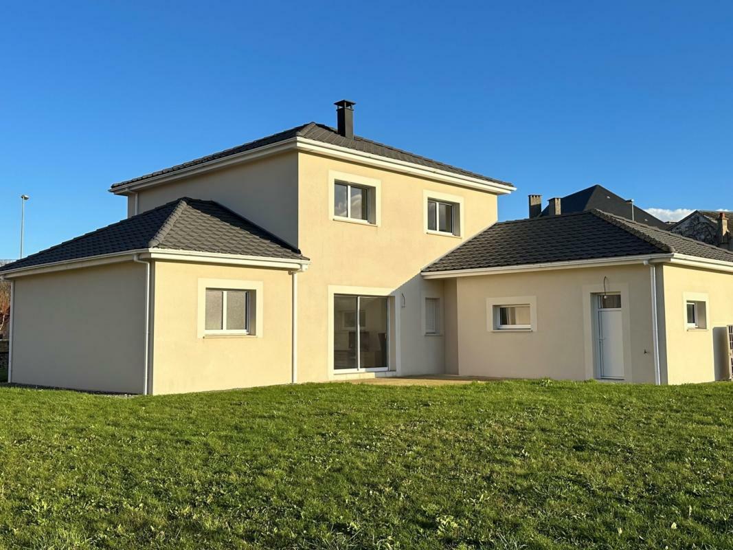 Casa de 4 dormitorios en Montgivray, France No. 89395