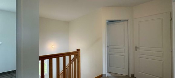 Casa de 4 dormitorios en Montgivray, France No. 89395 11