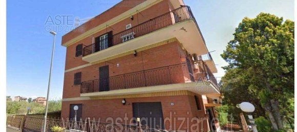 Apartamento de 3 dormitorios en Rome, Italy No. 100077 5