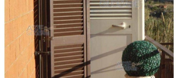 Apartamento de 3 dormitorios en Rome, Italy No. 100077 10