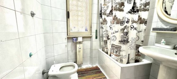 3 rooms Apartment in Rome, Italy No. 28422 13