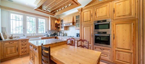 5 bedrooms Villa in Villefranche-sur-Mer, France No. 1815 10