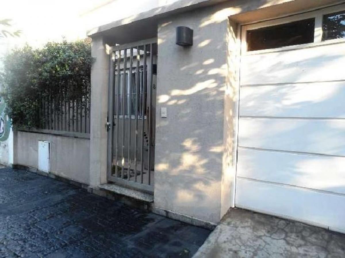 Casa de 2 dormitorios en Bermúdez, Argentina No. 59755