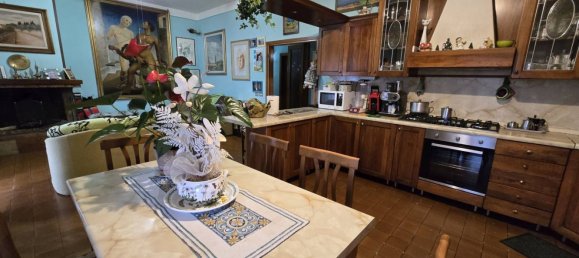 5 rooms Apartment in San Giovanni Valdarno, Italy No. 153398 4