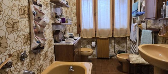 5 rooms Apartment in San Giovanni Valdarno, Italy No. 153398 16