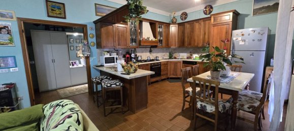 5 rooms Apartment in San Giovanni Valdarno, Italy No. 153398 2
