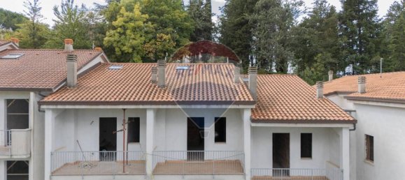 7 rooms Apartment in Castelleone di Suasa, Italy No. 2267 3