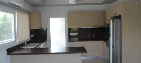 5 bedrooms Villa in Limassol, Cyprus No. 1807 2