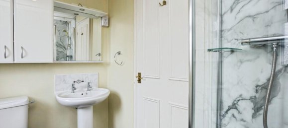 3 bedrooms House in Horsham, United Kingdom No. 10511 14