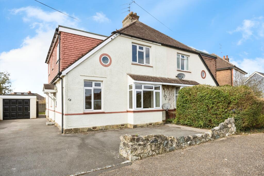 3 bedrooms House in Horsham, United Kingdom No. 10511