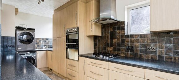 3 bedrooms House in Horsham, United Kingdom No. 10511 6