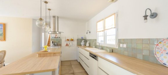 Villa de 5 dormitorios en Chatelaillon-Plage, France No. 347635 2