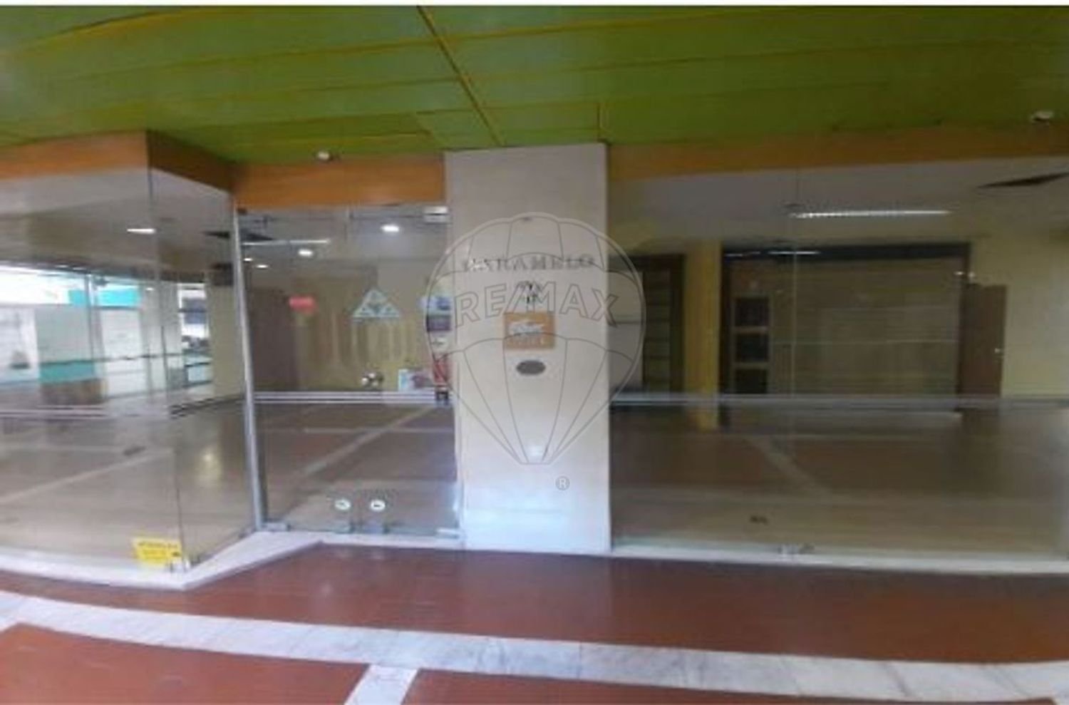 54m² Commercial property in Seixal, Portugal No. 14118