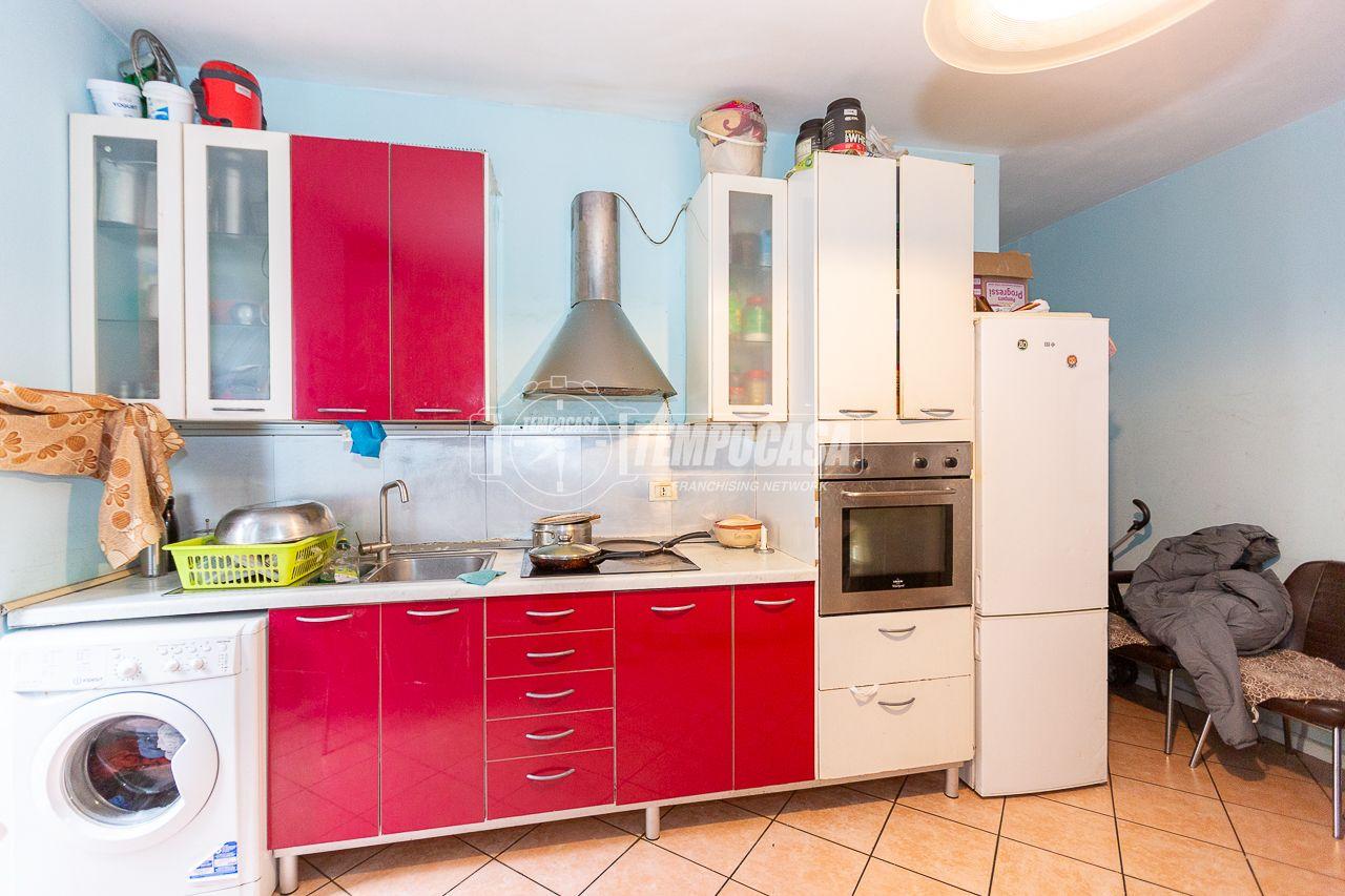 Apartamento de 3 divisões em Brescia, Italy N.º 230322