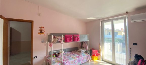 Villa de 5 divisões em Giugliano in Campania, Italy N.º 128997 21