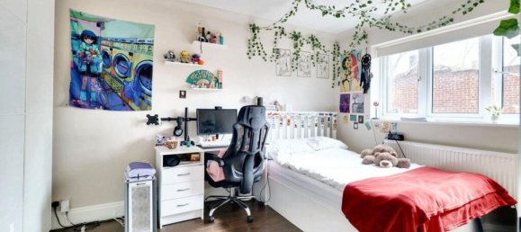 4 bedrooms House in Hayes, United Kingdom No. 5053 6