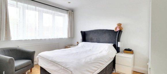 4 bedrooms House in Hayes, United Kingdom No. 5053 7