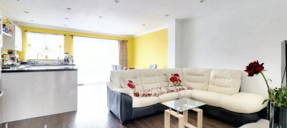 4 bedrooms House in Hayes, United Kingdom No. 5053 3