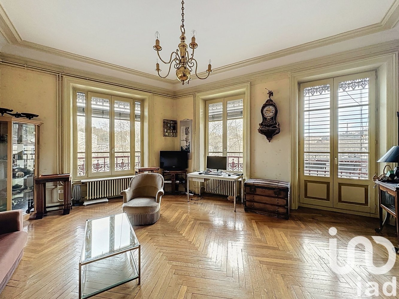4 bedrooms Apartment in Lyon, France No. 329056