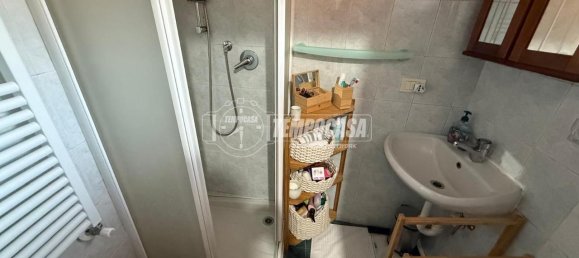 2-salle Appartement à Olgiate Comasco, Italy No. 35077 23