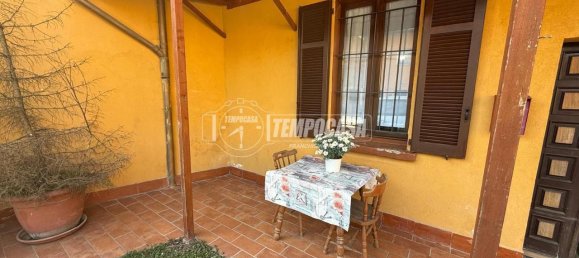 2-salle Appartement à Olgiate Comasco, Italy No. 35077 25