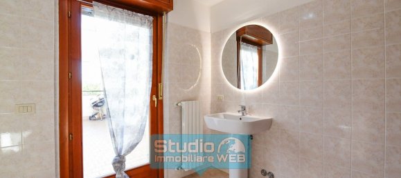 Dúplex de 3 dormitorios en Mariano Comense, Italy No. 373756 28