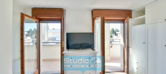 Dúplex de 3 dormitorios en Mariano Comense, Italy No. 373756 18