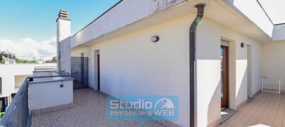 Dúplex de 3 dormitorios en Mariano Comense, Italy No. 373756 20