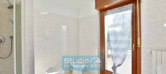 Dúplex de 3 dormitorios en Mariano Comense, Italy No. 373756 30