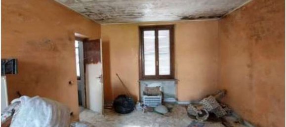 Casa de 6 habitaciónes en Trino, Italy No. 49828 7