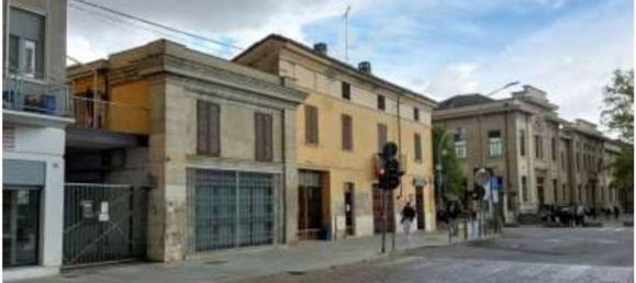 Casa de 6 habitaciónes en Trino, Italy No. 49828 3