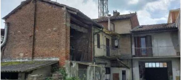 Casa de 6 habitaciónes en Trino, Italy No. 49828 10