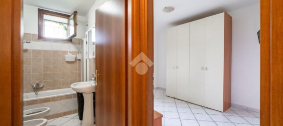 2 rooms Apartment in Castello di Brianza, Italy No. 131676 8