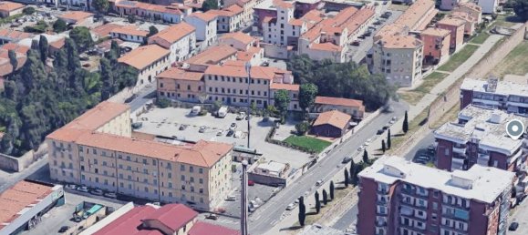 3 rooms Apartment in Livorno, Italy No. 42856 5