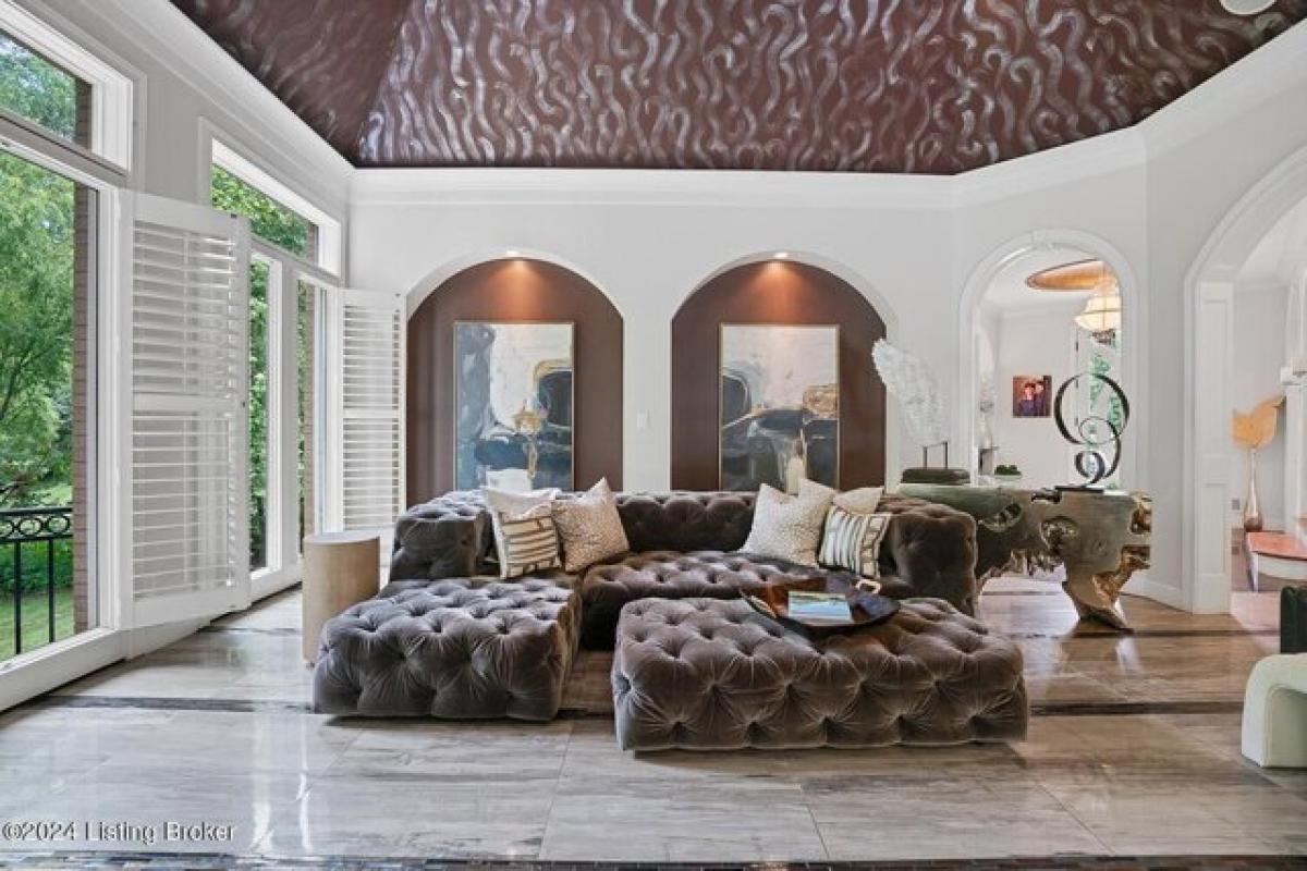 6 bedrooms House in Louisville, USA No. 396408