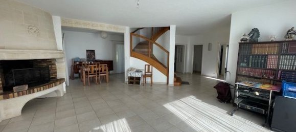 5 bedrooms House in Saint-Arnoult-en-Yvelines, France No. 178528 9